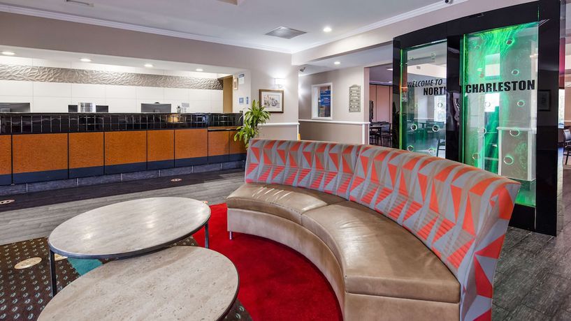 Imagen de los interiores del Hotel Comfort Inn & Suites North Charleston - Northwoods. Foto 19