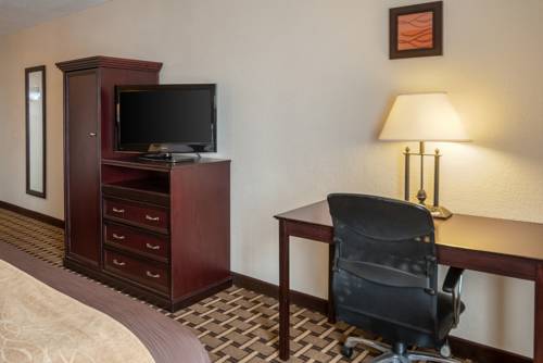 Imagen de la habitación del Hotel Comfort Inn & Suites Overland Park. Foto 11