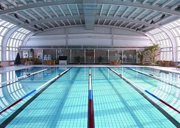 Imagen de la piscina del Hotel Comfort Inn & Suites, Pekin. Foto 4