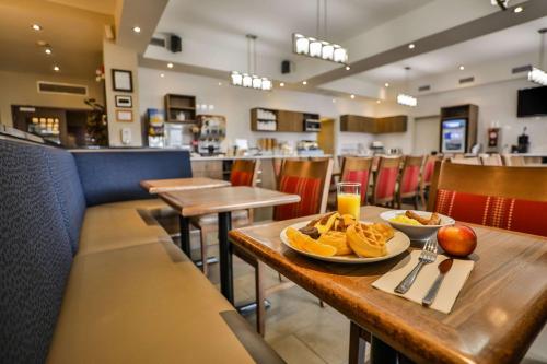 Imagen general del Hotel Comfort Inn & Suites, SAINT JEROME. Foto 2