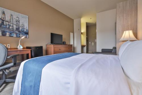 Imagen de la habitación del Hotel Comfort Inn & Suites, SAINT JEROME. Foto 18