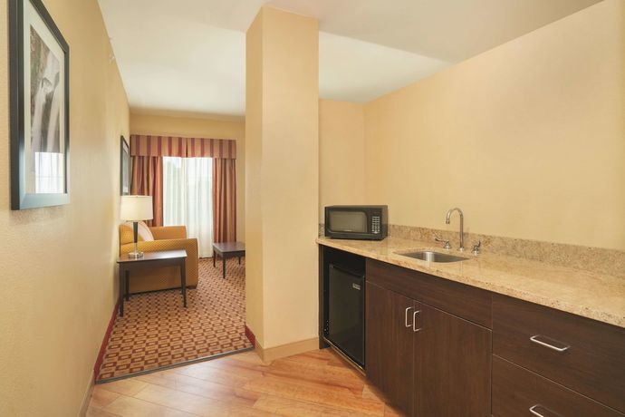 Imagen de la habitación del Hotel Comfort Inn & Suites Verona at Turning Stone Resort Casino. Foto 8