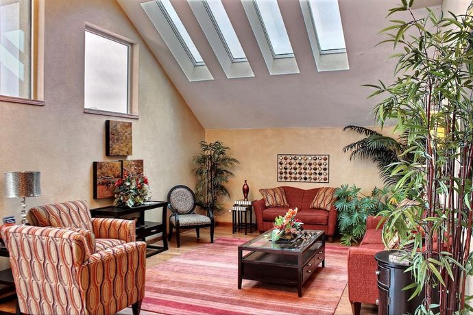 Imagen de los interiores del Hotel Comfort Inn & Suites at I-74 and 155. Foto 19