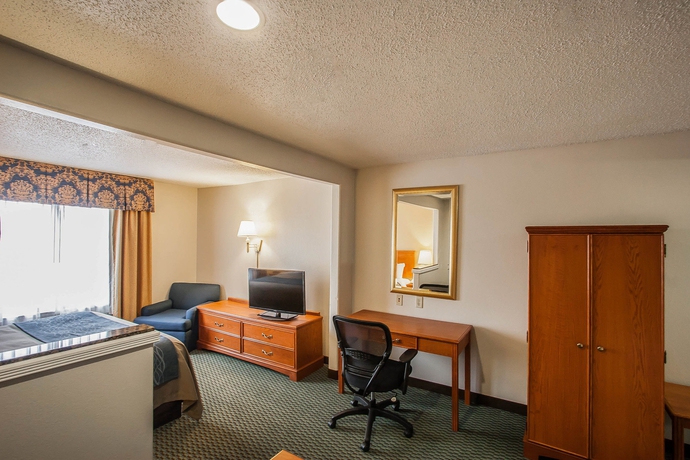 Imagen de los interiores del Hotel Comfort Inn and Suites Airport - American Way. Foto 11