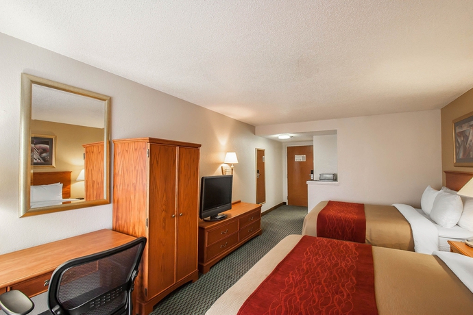 Imagen de la habitación del Hotel Comfort Inn and Suites Airport - American Way. Foto 7
