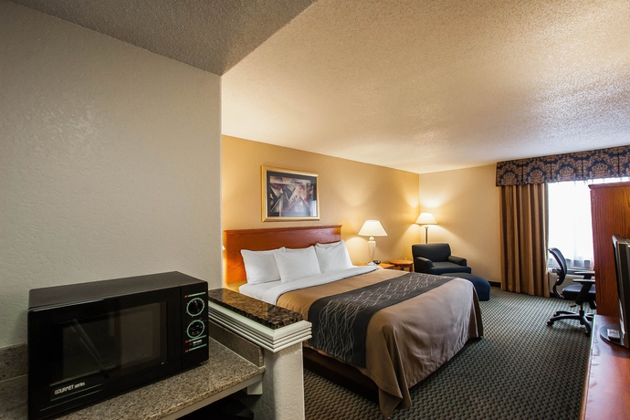 Imagen de la habitación del Hotel Comfort Inn and Suites Airport - American Way. Foto 10