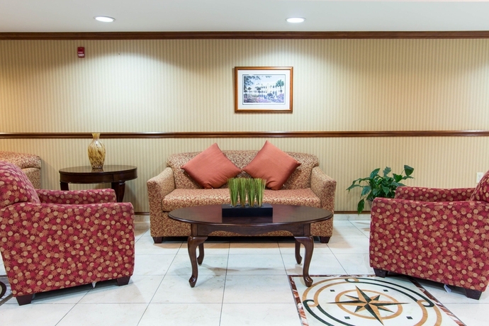 Imagen de los interiores del Hotel Comfort Inn and Suites Airport Convention Center. Foto 14