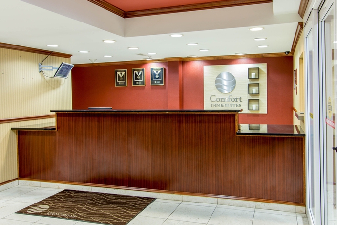 Imagen de los interiores del Hotel Comfort Inn and Suites Airport Convention Center. Foto 15