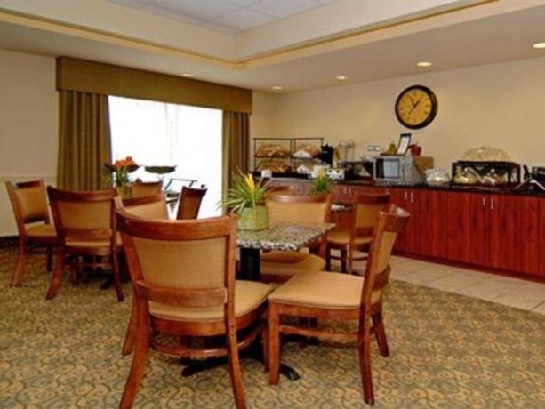 Imagen general del Hotel Comfort Inn and Suites Airport, Fort Myers . Foto 7