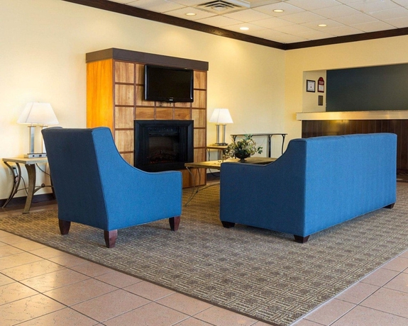 Imagen de los interiores del Hotel Comfort Inn and Suites Airport, Syracuse. Foto 19
