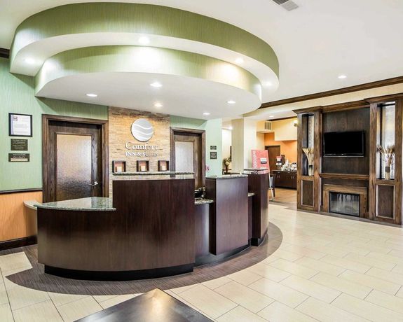 Imagen de los interiores del Hotel Comfort Inn and Suites, Alva. Foto 18
