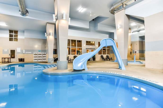 Imagen de la piscina del Hotel Comfort Inn and Suites Ambassador Bridge. Foto 18