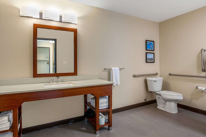 Imagen de la habitación del Hotel Comfort Inn and Suites Ames near ISU Campus. Foto 14