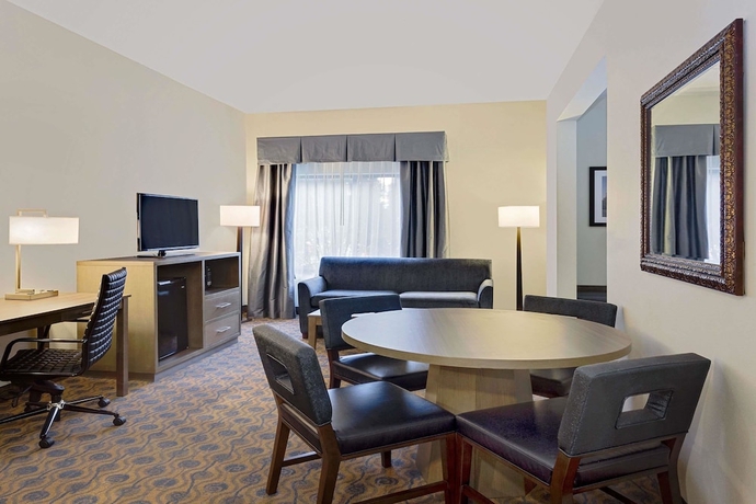 Imagen de la habitación del Hotel Comfort Inn and Suites Arlington Heights - Schaumburg. Foto 11