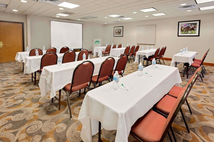 Imagen del bar/restaurante del Hotel Comfort Inn and Suites Arlington Heights - Schaumburg. Foto 2