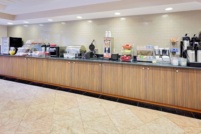 Imagen del bar/restaurante del Hotel Comfort Inn and Suites Arlington Heights - Schaumburg. Foto 3