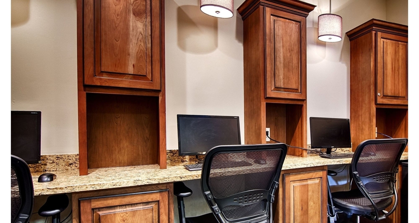 Imagen de los interiores del Hotel Comfort Inn and Suites At Copeland Tower. Foto 16