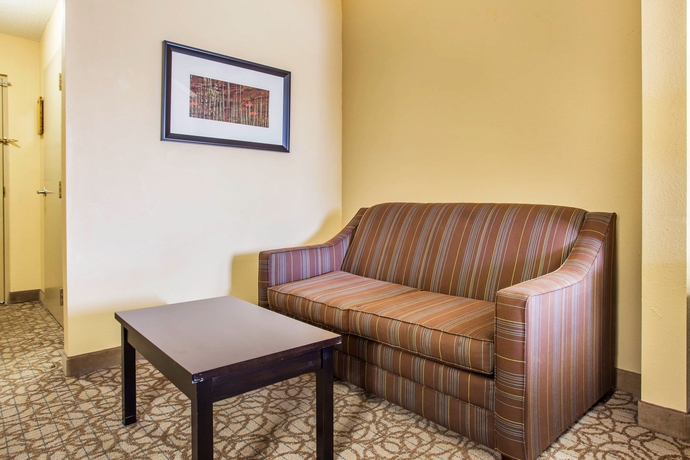 Imagen de los interiores del Hotel Comfort Inn and Suites At Stone Mountain. Foto 10