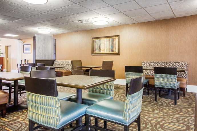Imagen del bar/restaurante del Hotel Comfort Inn and Suites At Stone Mountain. Foto 4