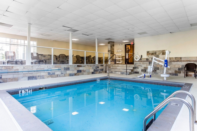 Imagen de la piscina del Hotel Comfort Inn and Suites Ballpark Area. Foto 16