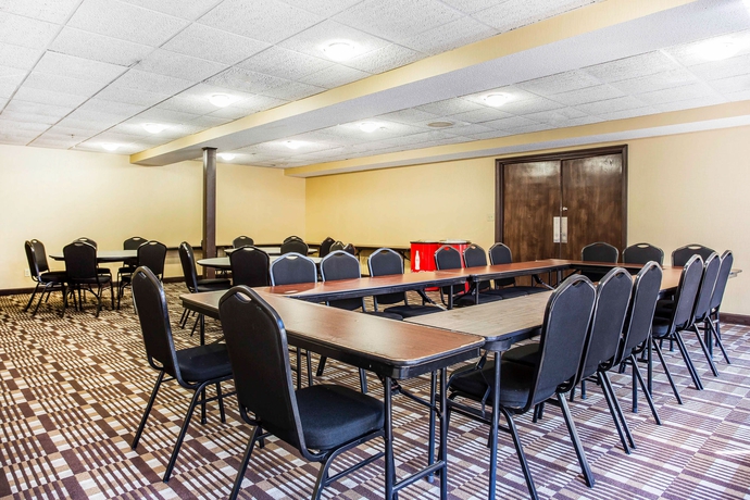 Imagen de los interiores del Hotel Comfort Inn and Suites Ballpark Area. Foto 14