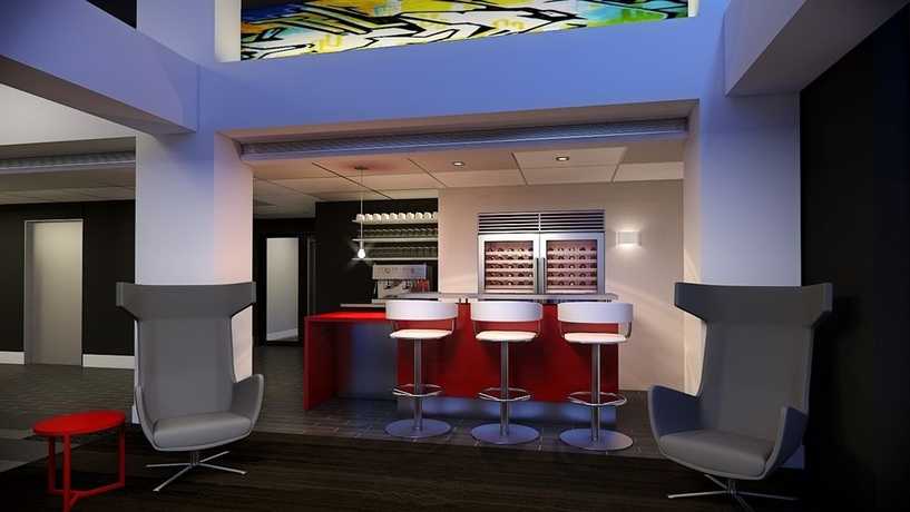 Imagen del bar/restaurante del Hotel Comfort Inn and Suites Baltimore Inner Harbor. Foto 1