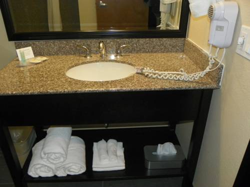 Imagen de la habitación del Hotel Comfort Inn and Suites Beaverton - Portland West. Foto 9