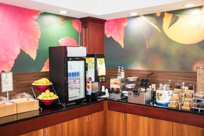 Imagen del bar/restaurante del Hotel Comfort Inn and Suites, Berea. Foto 6
