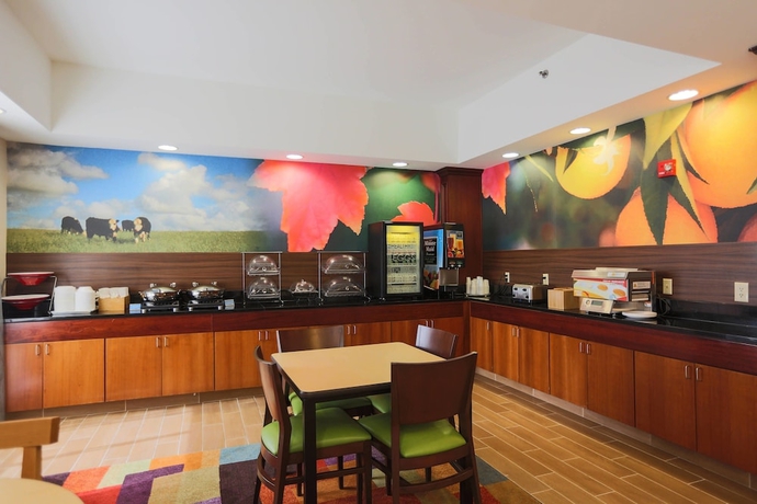 Imagen del bar/restaurante del Hotel Comfort Inn and Suites, Berea. Foto 8