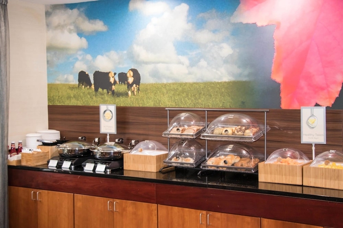 Imagen del bar/restaurante del Hotel Comfort Inn and Suites, Berea. Foto 11