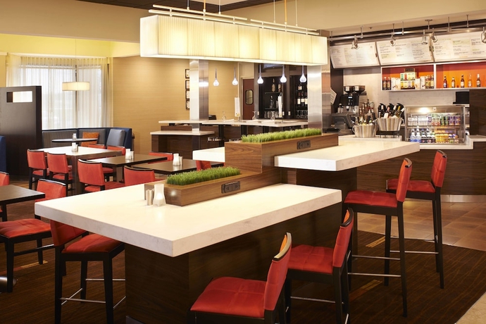 Imagen del bar/restaurante del Hotel Comfort Inn and Suites, Buffalo Grove. Foto 5