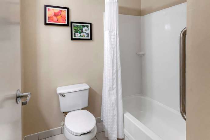Imagen de la habitación del Hotel Comfort Inn and Suites, Canton. Foto 3