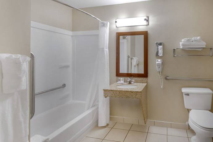 Imagen de la habitación del Hotel Comfort Inn and Suites, Canton. Foto 13