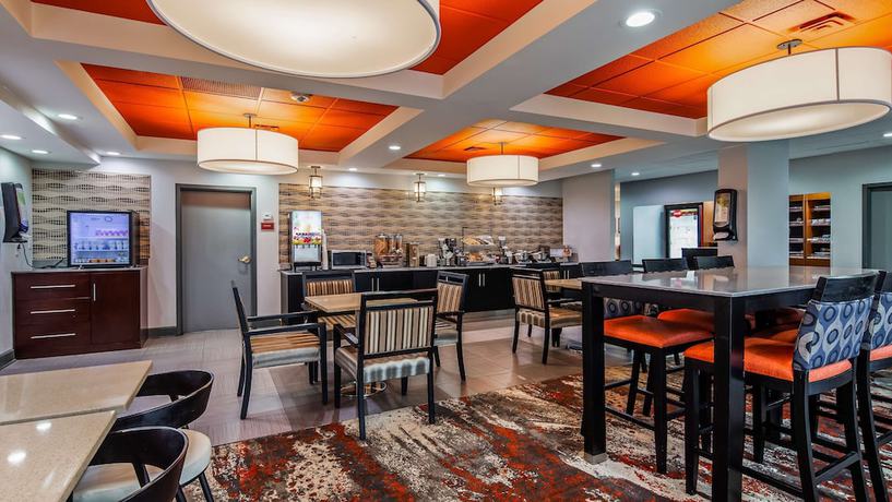 Imagen del bar/restaurante del Hotel Comfort Inn and Suites Carrollton. Foto 3