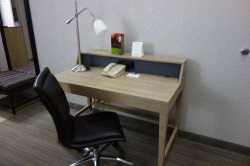 Imagen de la habitación del Hotel Comfort Inn and Suites Cartersville - Emerson Lake Point. Foto 4