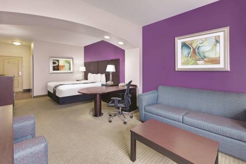 Imagen de la habitación del Hotel Comfort Inn and Suites Cedar Hill Duncanville. Foto 6