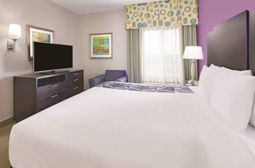 Imagen de la habitación del Hotel Comfort Inn and Suites Cedar Hill Duncanville. Foto 10