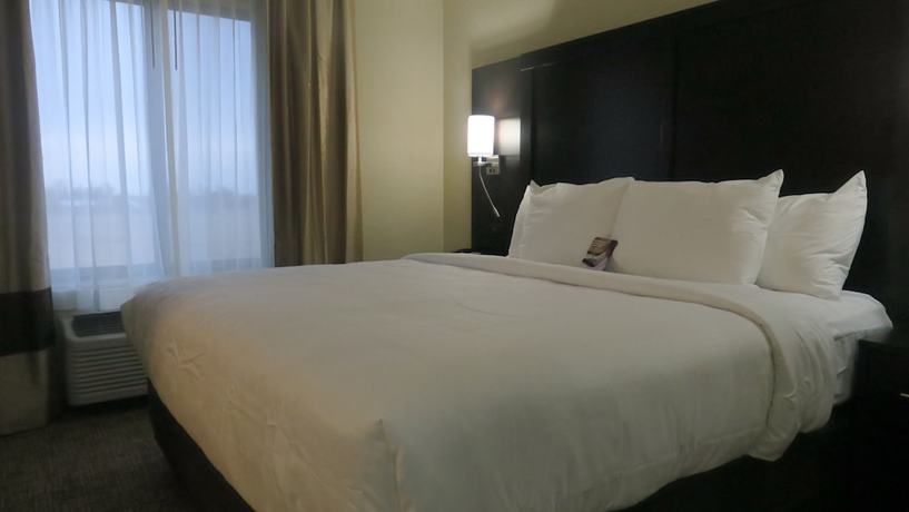 Imagen de la habitación del Hotel Comfort Inn and Suites Cedar Rapids CID Eastern Iowa Airport. Foto 11