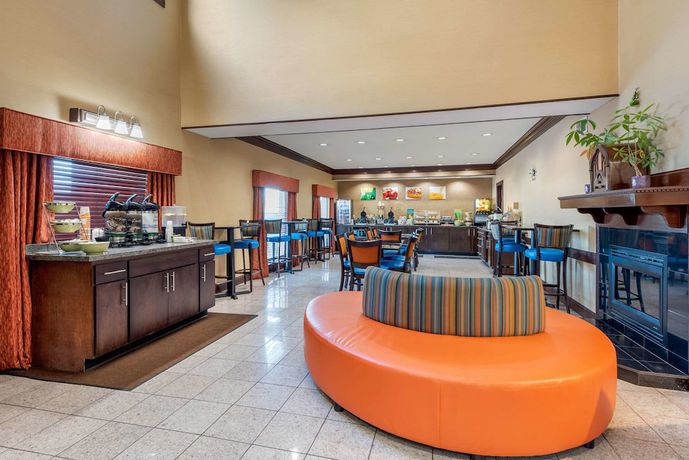 Imagen de los interiores del Hotel Comfort Inn and Suites, Cincinnati. Foto 15