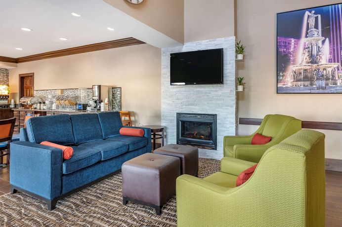 Imagen de los interiores del Hotel Comfort Inn and Suites, Cincinnati. Foto 19