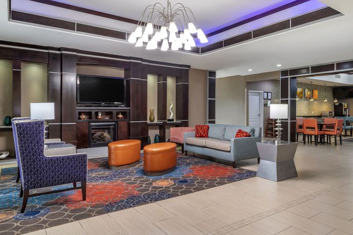Imagen de los interiores del Hotel Comfort Inn and Suites, Cleveland . Foto 12