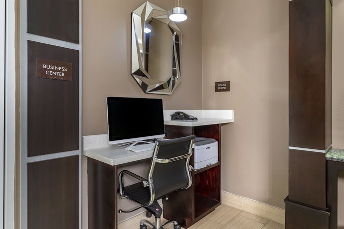 Imagen de los interiores del Hotel Comfort Inn and Suites, Cleveland . Foto 16