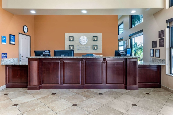 Imagen de los interiores del Hotel Comfort Inn and Suites Colton. Foto 18