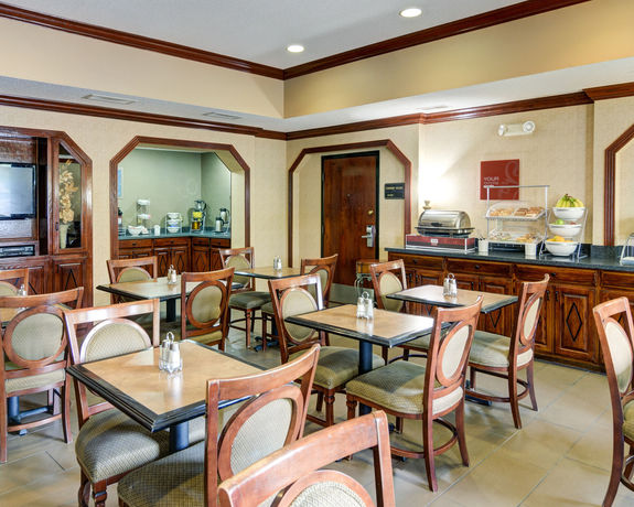 Imagen del bar/restaurante del Hotel Comfort Inn and Suites Conway. Foto 5