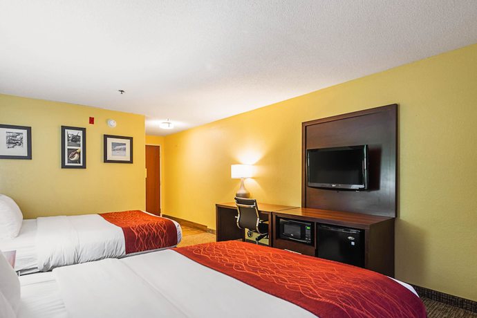 Imagen de la habitación del Hotel Comfort Inn and Suites Dayton Northwest - Englewood. Foto 9