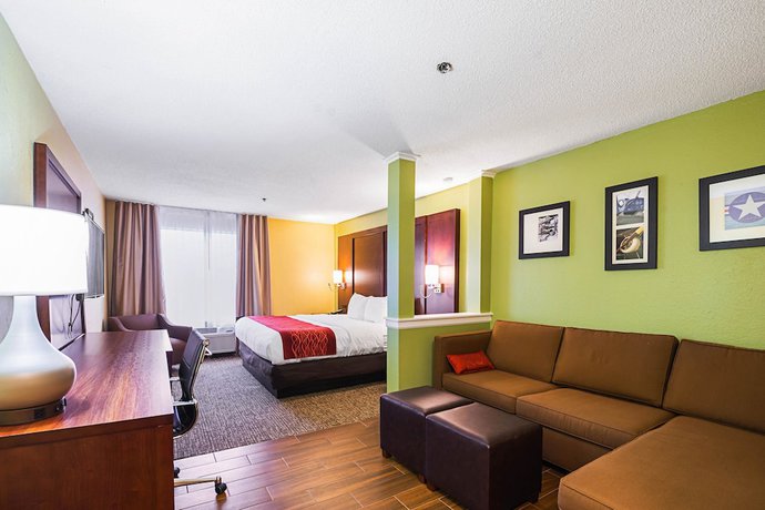 Imagen de la habitación del Hotel Comfort Inn and Suites Dayton Northwest - Englewood. Foto 11