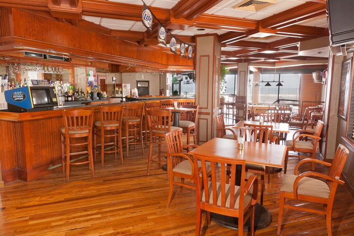 Imagen del bar/restaurante del Hotel Comfort Inn and Suites Daytona Beach Oceanfront. Foto 2