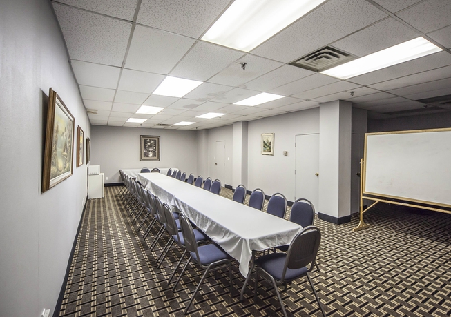 Imagen de los interiores del Hotel Comfort Inn and Suites Downtown Edmonton. Foto 14