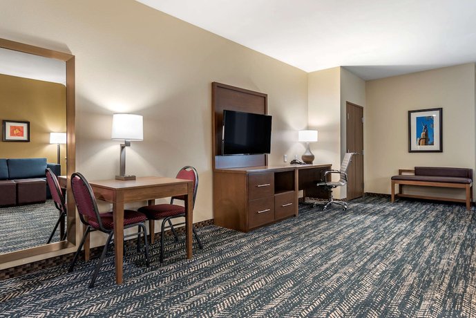 Imagen de la habitación del Hotel Comfort Inn and Suites Downtown near University. Foto 2