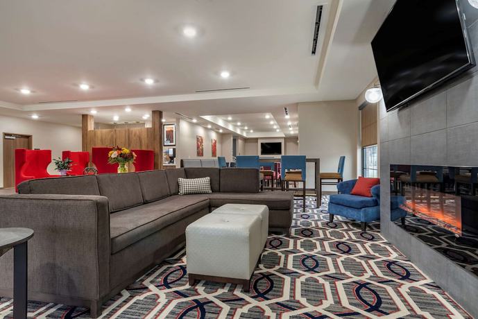 Imagen de los interiores del Hotel Comfort Inn and Suites Downtown near University. Foto 20